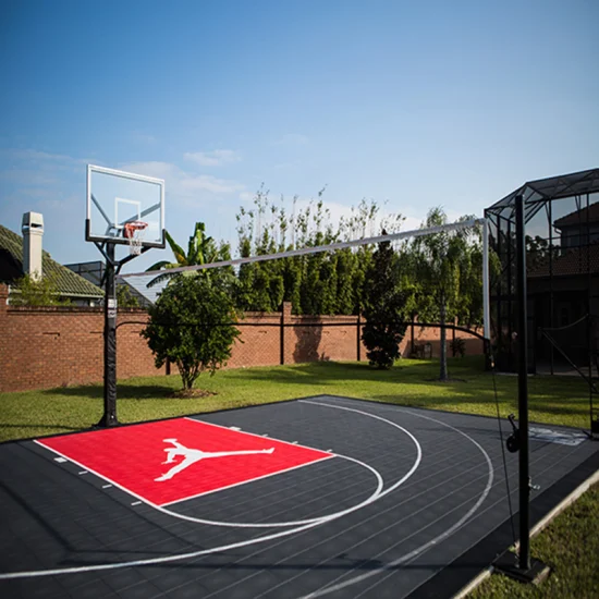 Superfície flexível usada dos esportes das cortes residenciais do quintal do revestimento do basquetebol